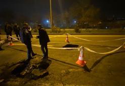 Diyarbakır’da çöken yolda 1 metrelik çukur oluştu