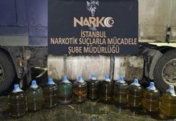 Sarıyer’de durdurulan TIR’ın özel bölmesinde 183 litre uyuşturucu ele geçirildi