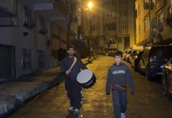 İstanbul'da ramazan davulcuları ilk sahurla birlikte göreve başladı