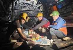 Zonguldak’ta madenciler, yerin metrelerce altında ilk sahurunu yaptı