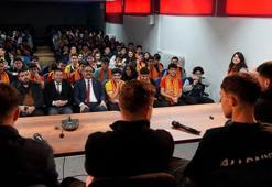 Zecorner Kayserisporlu futbolcular liselilerle söyleşide buluştu