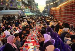 Türk Kızılay Gazze’deki Filistinliler için sokak iftarı düzenledi