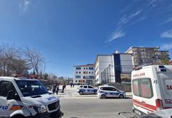 Cıva dökülen sınıftaki 14 öğrenci, zehirlenme şüphesi ile hastaneye kaldırıldı