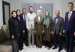 Bakan Göktaş, yeni evine kavuşan ailenin iftar sofrasına misafir oldu