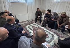 Çilem, özel gereksinimli abla ve ağabeyine hem annelik hem babalık yapıyor