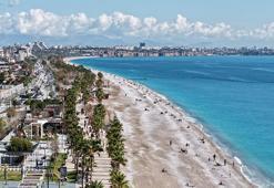 Antalya'da güneşi gören sahile koştu