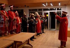 İftar sonrası kütüphaneye giden öğrencilere 'mehter takımı' sürprizi