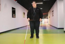 Görme engelli Arzu, beyaz bastonu ile 4 üniversite bitirdi