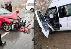 Siirt’te öğrenci servisi minibüsü ile otomobil çarpıştı: 6 yaralı
