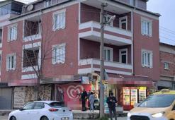 Eşi kapıyı kırıp eve girince, ikinci kat balkonundan atlayan kadın yaralandı