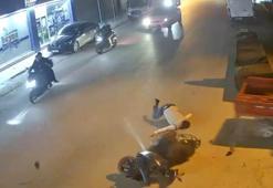 Adana'da iki motosikletin çarpıştığı kaza kamerada