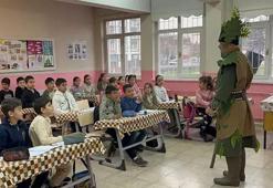 ‘Ağaç dede’ye ilkokul öğrencilerinden alkışlı karşılama