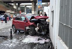 Kağıthane’de araca çarpmamak için manevra yaptı, okul duvarına girdi: 2 yaralı