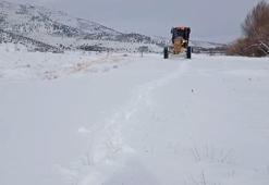 Elazığ’da kar yağdı; 115 köy yolu ulaşıma kapandı
