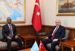 Bakan Güler, Somali Limanlar ve Deniz Ulaştırma Bakanı Nur ile görüştü