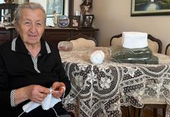 5 yıldır ördüğü boyunluklarla Mehmetçik’i ısıtıyor