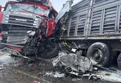 Sivas'ta 2 TIR çarpıştı: 1 ölü, 2 yaralı