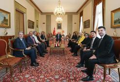 Yapay Zeka Araştırma Komisyonu raporunu, TBMM Başkanı Numan Kurtulmuş'a sundu