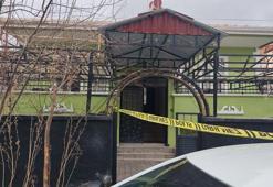 Tartıştığı eşini bacaklarından pompalı tüfekle vurdu