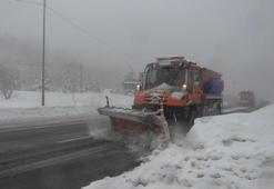 Bolu Dağı'nda kar yağışı ve sis