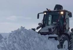 Kars'ta kardan kapanan 142 köy yolu ulaşıma açıldı