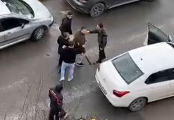 Ataşehir'de 3 kişi bir kişiye sopayla saldırdı; ayıranlar da darbedildi