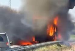 Edirne’de domates yüklü TIR alev alev yandı; o anlar kamerada