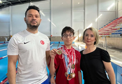 Raşitizmli para yüzücü Kayra, 5 branşta altın madalya kazanarak Türkiye birincisi oldu