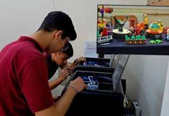 Liseliler, okulda kullanmayı öğrendikleri 3D yazıcıyla üretim yapıp aile bütçelerine katkı sağlıyor