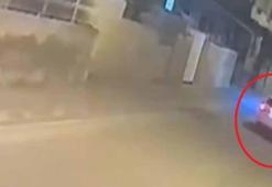 Aniden yola koşan çocuğa otomobilin çarptığı kaza kamerada