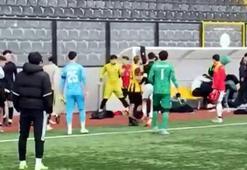 Avcılar’da amatör maç sonrası futbolcuların tekmeli yumruklu kavgası kamerada