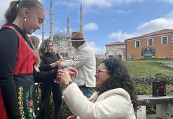 Edirne’de ‘Baba Marta’ etkinliği; bileklikler dağıtıldı