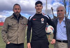 Gençlerbirliği'nin 15 yaşındaki futbolcusu Ayaz, ailesinin futbolculuk geleneğini devam ettiriyor