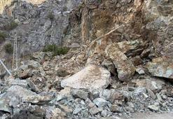 Gümüşhane-Giresun kara yolu heyelan nedeniyle ulaşıma kapandı