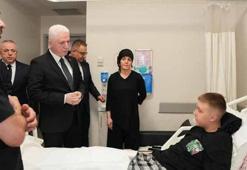 Vali Gül, Çekmeköy'de lisede bıçaklanarak yaralanan öğrenciyi ziyaret etti