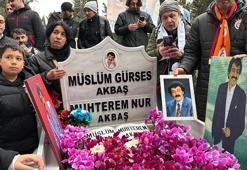 Müslüm Gürses ölümünün 13’üncü senesinde kabri başında dualarla anıldı