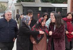 Zeytinburnu Sahili'nde denizde ölü bulunan anneyle kızının cenazesi yakınlarına teslim edildi