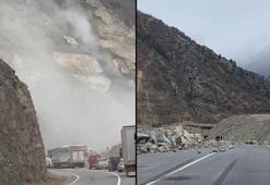 Artvin-Şavşat kara yolu heyelan nedeniyle ulaşıma kapandı