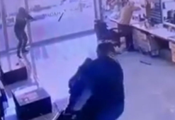 Berberin yaralandığı silahlı saldırı kamerada