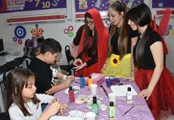 Hastane sınıfında 'Oyun Her Yerde' etkinliği ile moral buldular