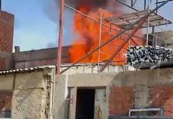 Mobilya deposunda yangın