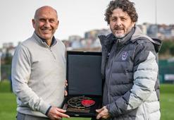 Trabzonspor Teknik Direktörü Fatih Tekke’ye TFF’den sosyal sorumluluk ödülü