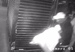 Bilecik’te kuyumcu soygunu; o anlar kamerada