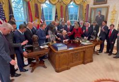 Beyaz Saray'da Trump için dua ettiler