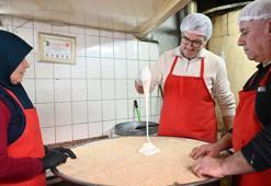 Manisa'da 75 yıllık ramazan geleneği; 'susamlı helva', 3 kuşakla yaşatılıyor