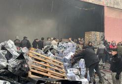 Şanlıurfa'da yanıcı maddelerin bulunduğu depoda yangın
