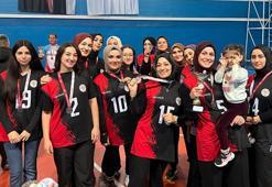 Kurduğu voleybol takımıyla kadınların sosyalleşmesine katkı sağlıyor