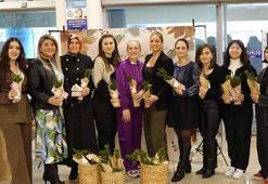 Trabzon’da kadın yolculara 8 Mart’ta fidan sürprizi