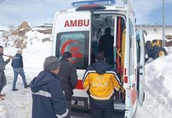 Yolu kapalı köydeki hasta 4 saatlik çalışmaya hastaneye ulaştırıldı