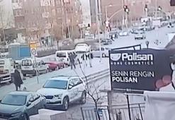 Sancaktepe’de iki otomobil çarpıştığı kaza kamerada